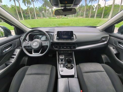 Used 2024 Nissan Rogue SV FWD image 12