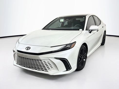 Used 2026 Toyota Camry XSE FWD image 3