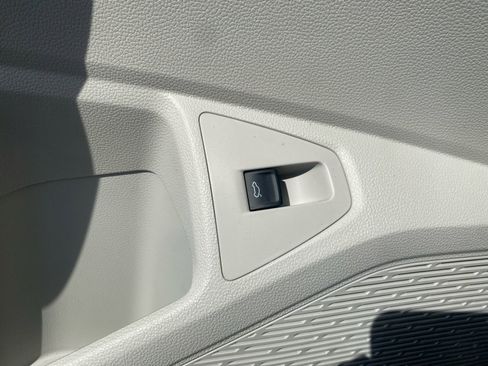 New 2025 Volkswagen Jetta SE image 32