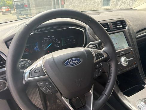 Used 2020 Ford Fusion Titanium FWD image 7