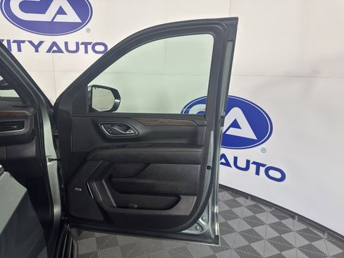 Used 2023 Chevrolet Suburban Premier RWD image 42