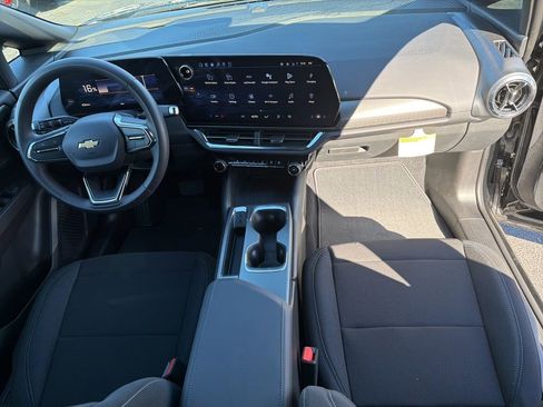 New 2026 Chevrolet Equinox EV LT image 26