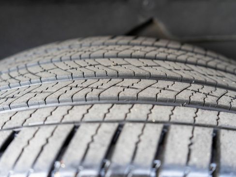 Used 2023 GMC Sierra 1500 SLT w/ SLT Convenience Package image 34