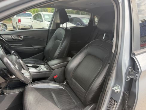 Used 2021 Hyundai Kona Limited w/ Cargo Package FWD image 15