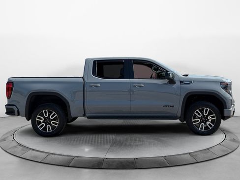 Used 2025 GMC Sierra 1500 AT4 w/ AT4 Premium Package AWD/4WD image 8