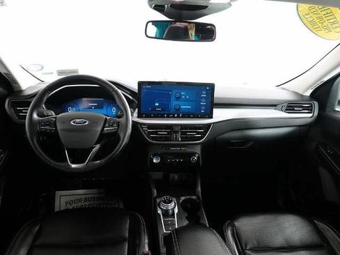 Certified 2025 Ford Escape Platinum AWD/4WD image 2