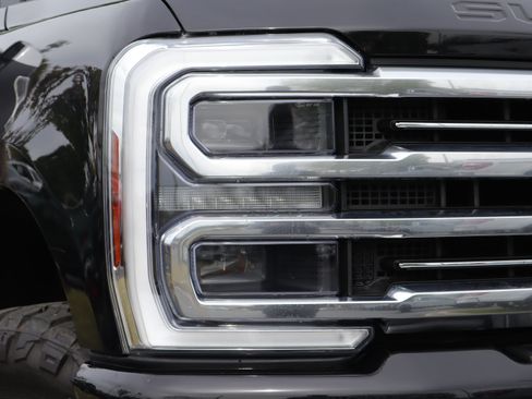 Used 2024 Ford F250 Limited w/ FX4 Off-Road Package AWD/4WD image 31