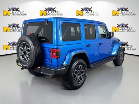 Used 2024 Jeep Wrangler Unlimited Sahara AWD/4WD image 5
