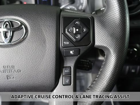 Used 2022 Toyota Tacoma TRD Off-Road AWD/4WD image 3