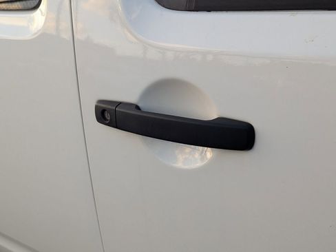 Used 2019 Nissan Frontier S image 6