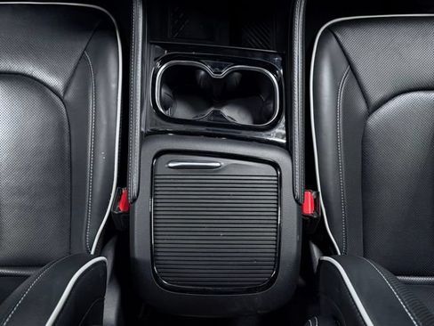Certified 2025 Chrysler Pacifica Limited FWD image 39