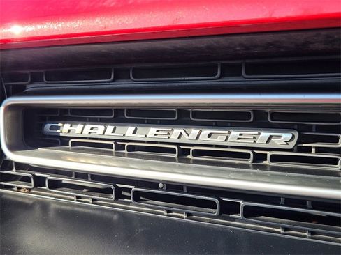 Used 2015 Dodge Challenger SXT w/ Driver Convenience Group image 30