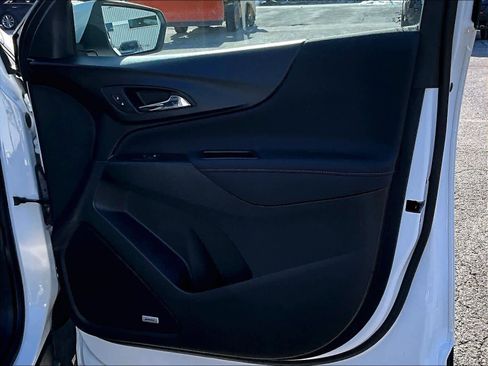Used 2022 Chevrolet Equinox RS w/ RS Leather Package image 12