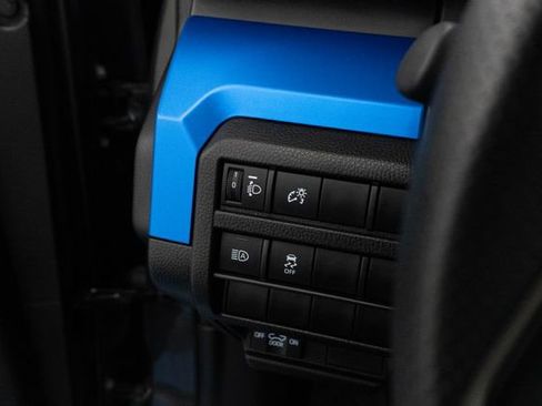 Used 2025 Toyota Tacoma TRD Off-Road image 20