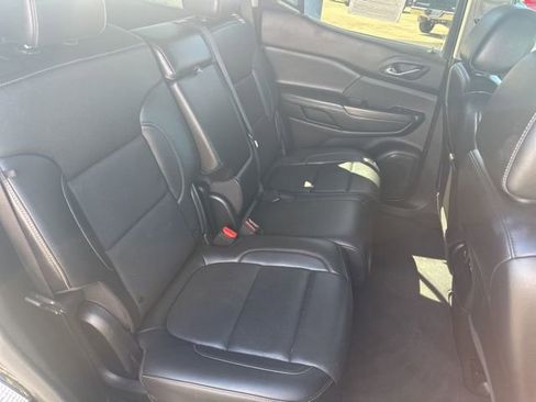 Used 2023 GMC Acadia SLT AWD/4WD image 21