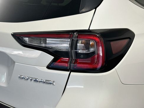 Used 2025 Subaru Outback Limited AWD/4WD image 34