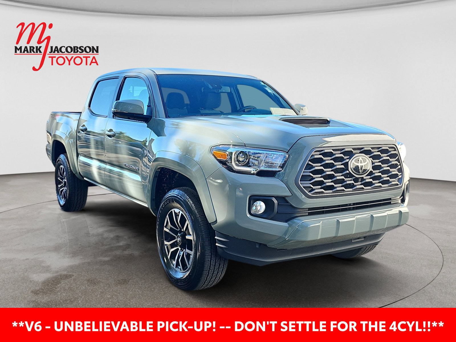 Used 2023 Toyota Tacoma TRD Sport w/ Advanced Technology Package AWD/4WD image 5