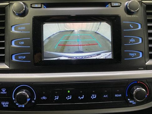 Certified 2017 Toyota Highlander LE image 19