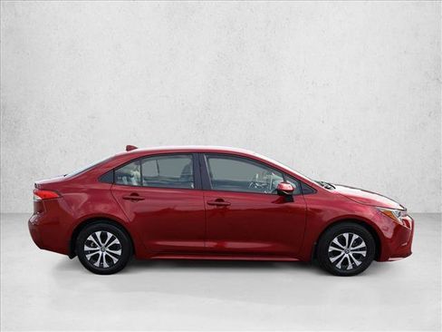 Used 2022 Toyota Corolla LE w/ Premium Interior Package FWD image 4