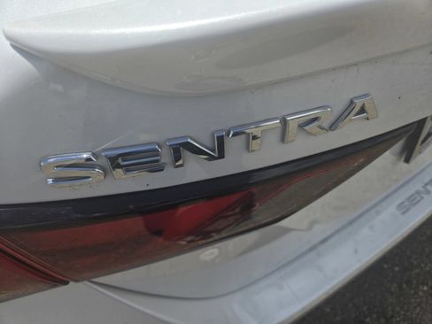 Certified 2024 Nissan Sentra SR FWD image 9