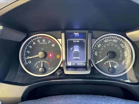 Used 2021 Toyota Tacoma SR5 RWD image 25