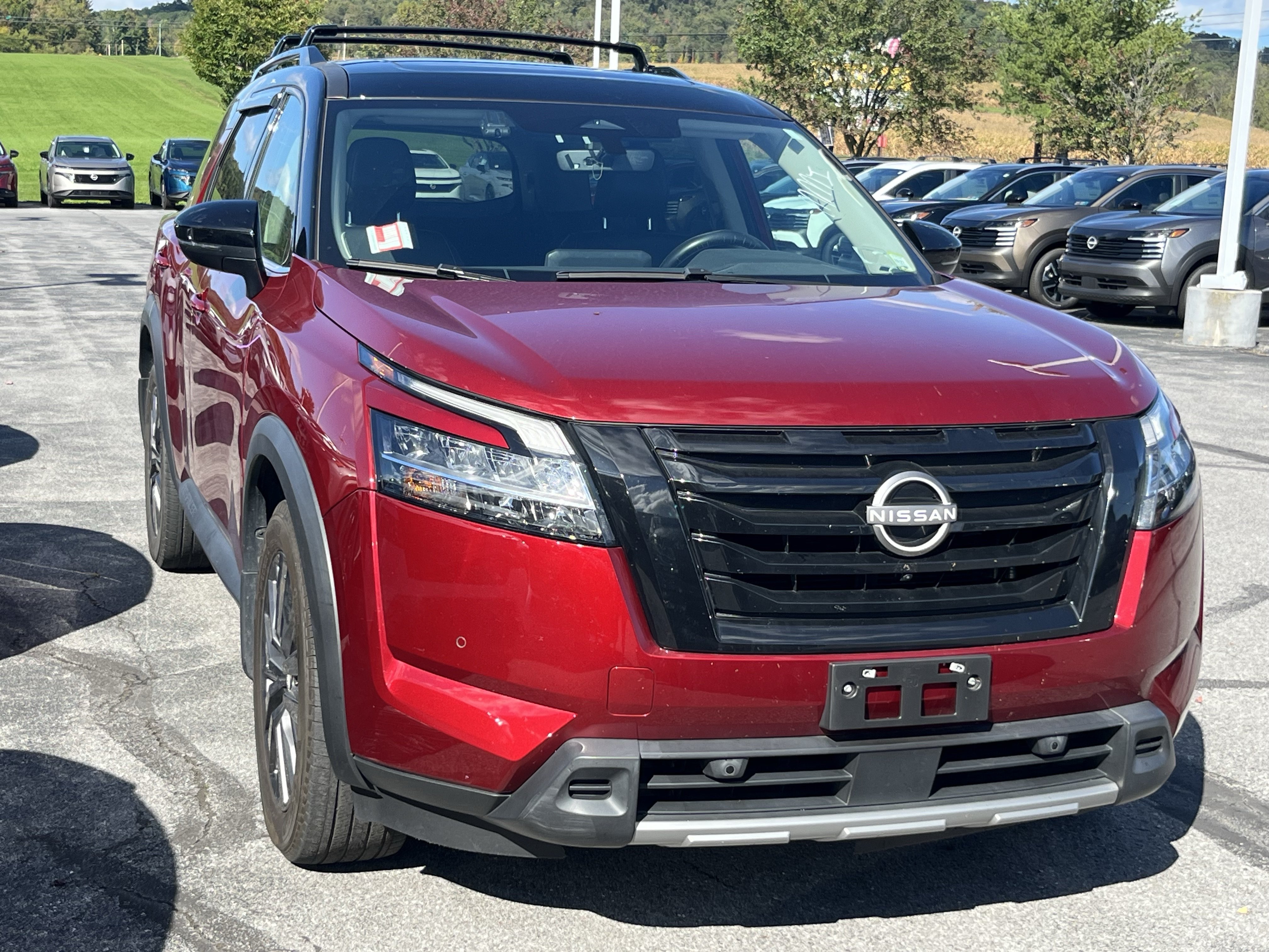 Used 2024 Nissan Pathfinder SL w/ SL Premium Package AWD/4WD image 2