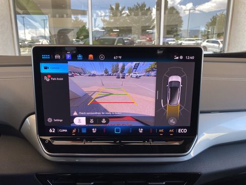 Used 2024 Volkswagen ID.4 Pro S AWD/4WD image 4