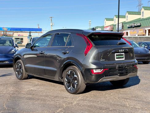 Used 2024 Kia Niro Wave w/ Wave Preserve Package image 2