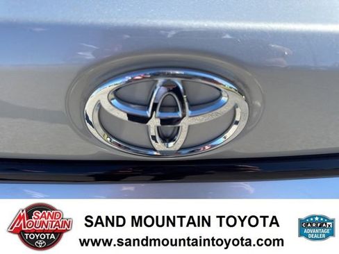 Used 2022 Toyota Corolla L image 10