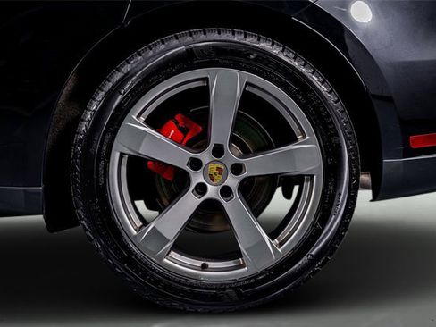 Used 2022 Porsche Macan S w/ Premium Package Plus image 19