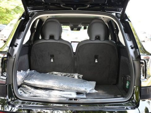 New 2025 Volvo EX90 Ultra image 25