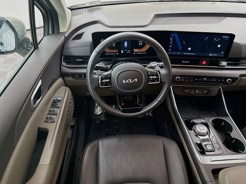 Used 2026 Kia Carnival EX image 22