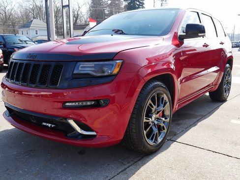 Used 2015 Jeep Grand Cherokee SRT w/ Luxury Group II image 42