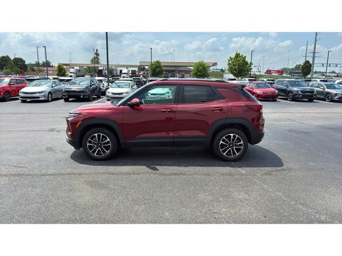Used 2025 Chevrolet TrailBlazer LT AWD/4WD image 28