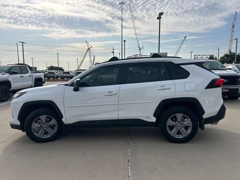Used 2025 Toyota RAV4 LE AWD/4WD image 7