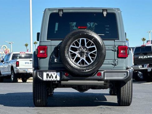 New 2026 Jeep Wrangler Unlimited Sahara AWD/4WD image 4