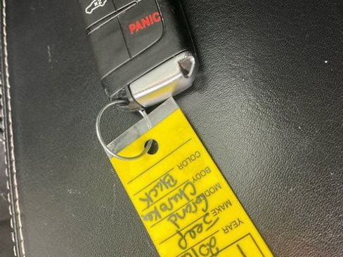 Used 2016 Jeep Grand Cherokee SRT image 31