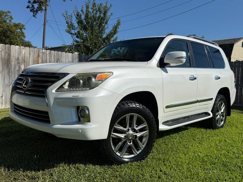Used 2013 Lexus LX 570 4WD w/ Luxury Pkg image 1