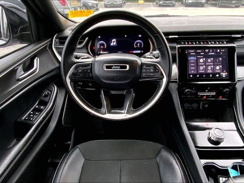 Used 2022 Jeep Grand Cherokee Altitude image 6