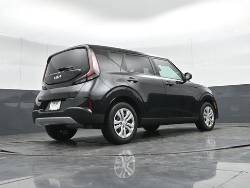 Used 2023 Kia Soul LX image 34