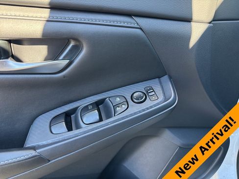 Used 2024 Nissan Sentra SV image 13