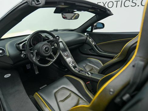 Used 2016 McLaren 650S Spider RWD image 2
