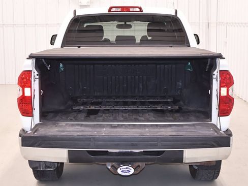 Used 2016 Toyota Tundra SR5 w/ SR5 Upgrade Package AWD/4WD image 33