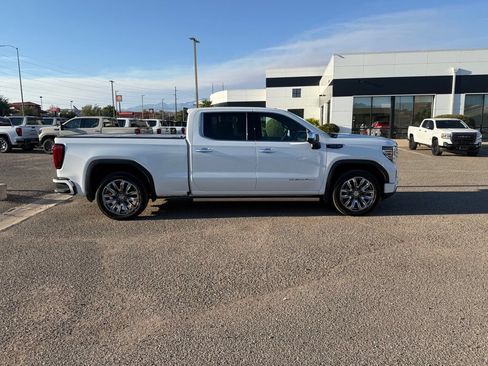 Used 2022 GMC Sierra 1500 Denali w/ Denali Reserve Package AWD/4WD image 4