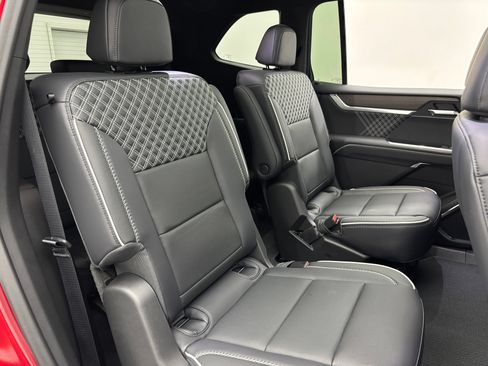 New 2026 GMC Acadia Denali w/ Super Cruise Package FWD image 42