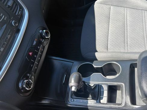 Used 2017 Kia Sorento FWD image 20