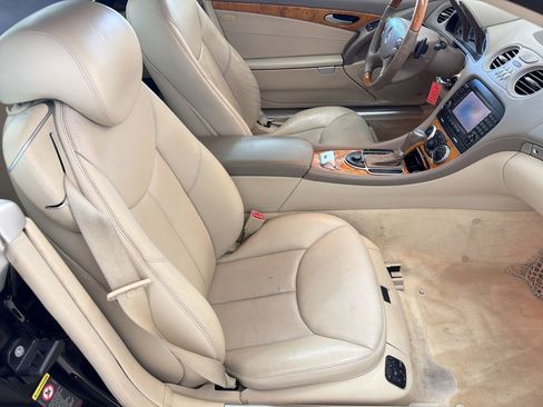 Used 2008 Mercedes-Benz SL 550 w/ AMG Sport Pkg image 22