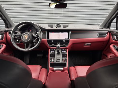 Certified 2025 Porsche Macan GTS AWD/4WD image 12