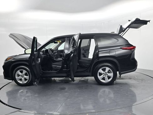 Used 2023 Toyota Highlander L FWD image 66