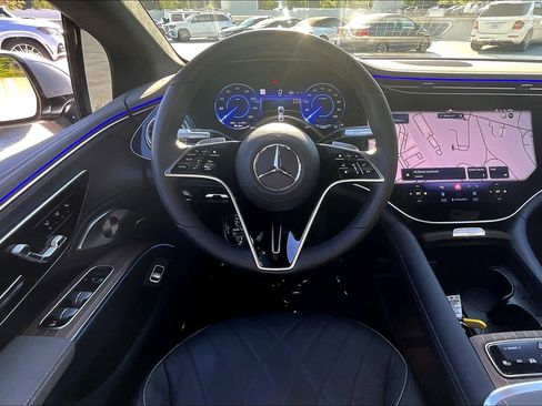 Used 2023 Mercedes-Benz EQS 580 4MATIC Sedan image 5